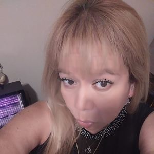 Meet your Posher, Gloria